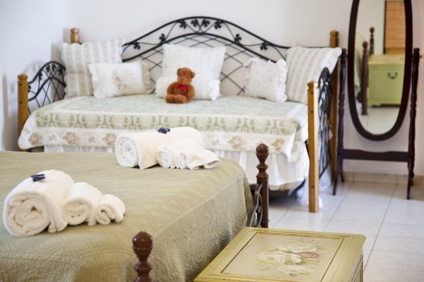 Hotel Eleni's Village Suites